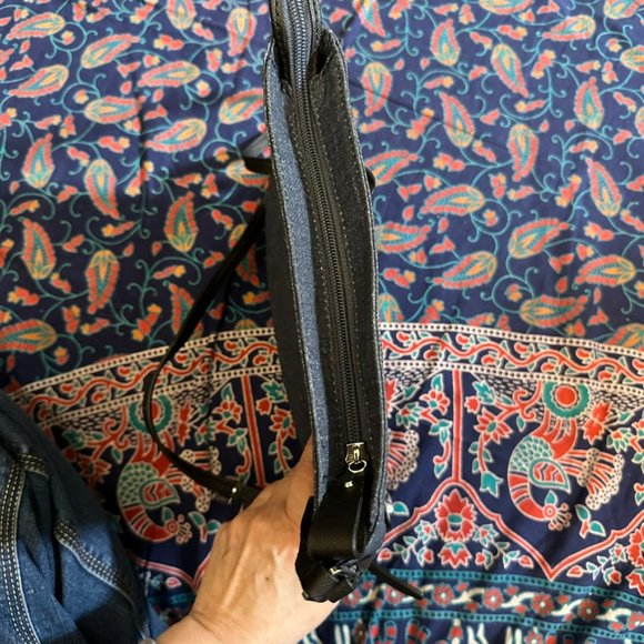 Michael Kors Jet Set Crossbody Flat Charm - Picture 8 of 10